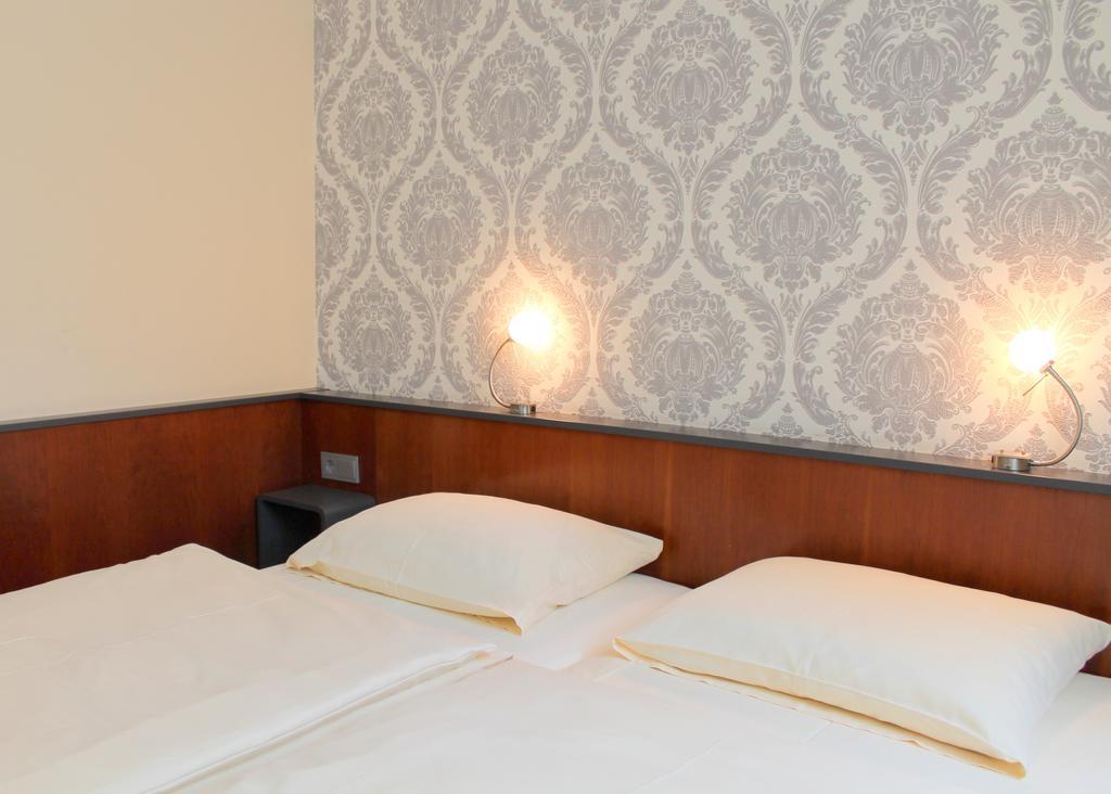 Hotel Zum Lowen Βόννη Εξωτερικό φωτογραφία